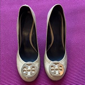 Tory Burch Tan Patent Leather Wedge Size 8